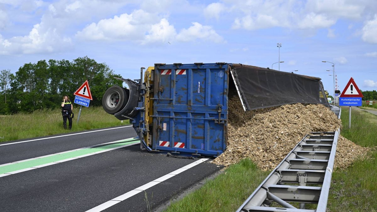 112-nieuws: Lichaam aangetroffen in water Veendam