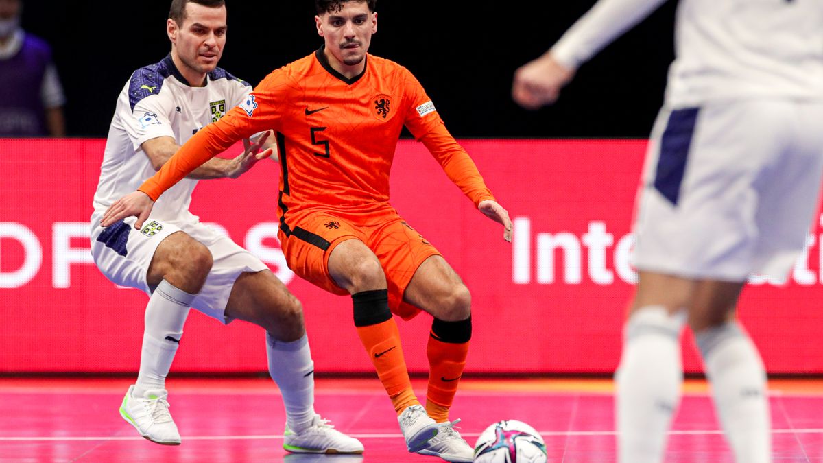 Als bondsridder neemt dankbare Bouzambou afscheid van Oranje