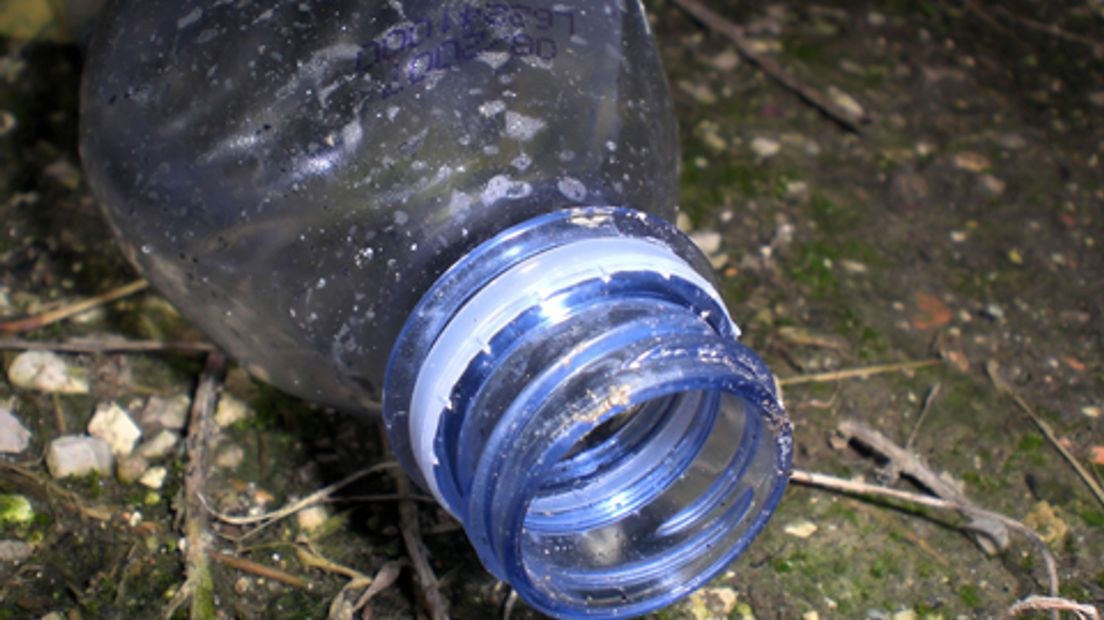 0811-afval-plastic-fles