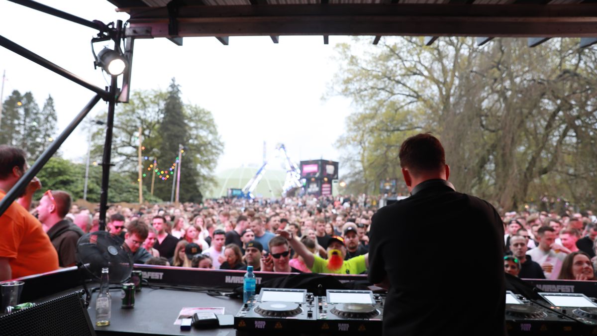 Bekijk hier foto's van festival Hardfest in Enschede