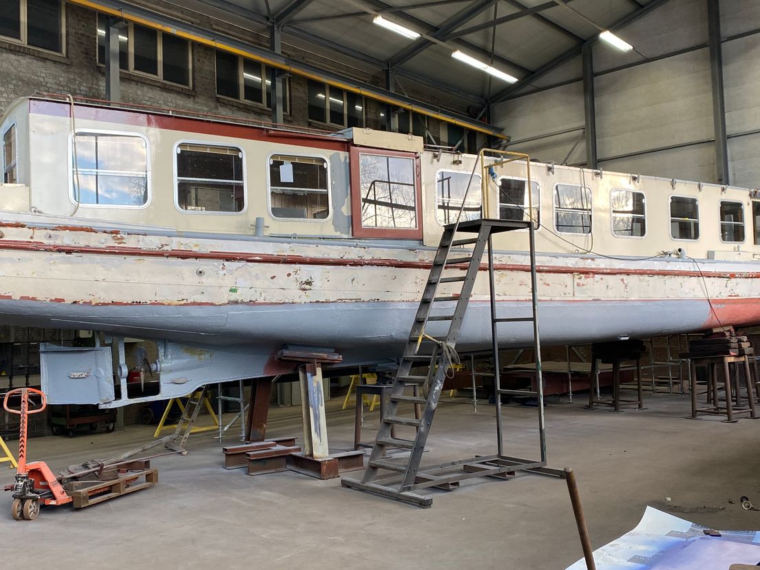 De Croosboot krijgt onderhoudsbeurt bij scheepswerf in Delft