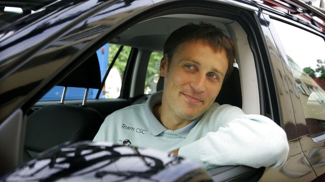 Tristan Hoffman ploegleider bij BikeExchange Omroep Gelderland