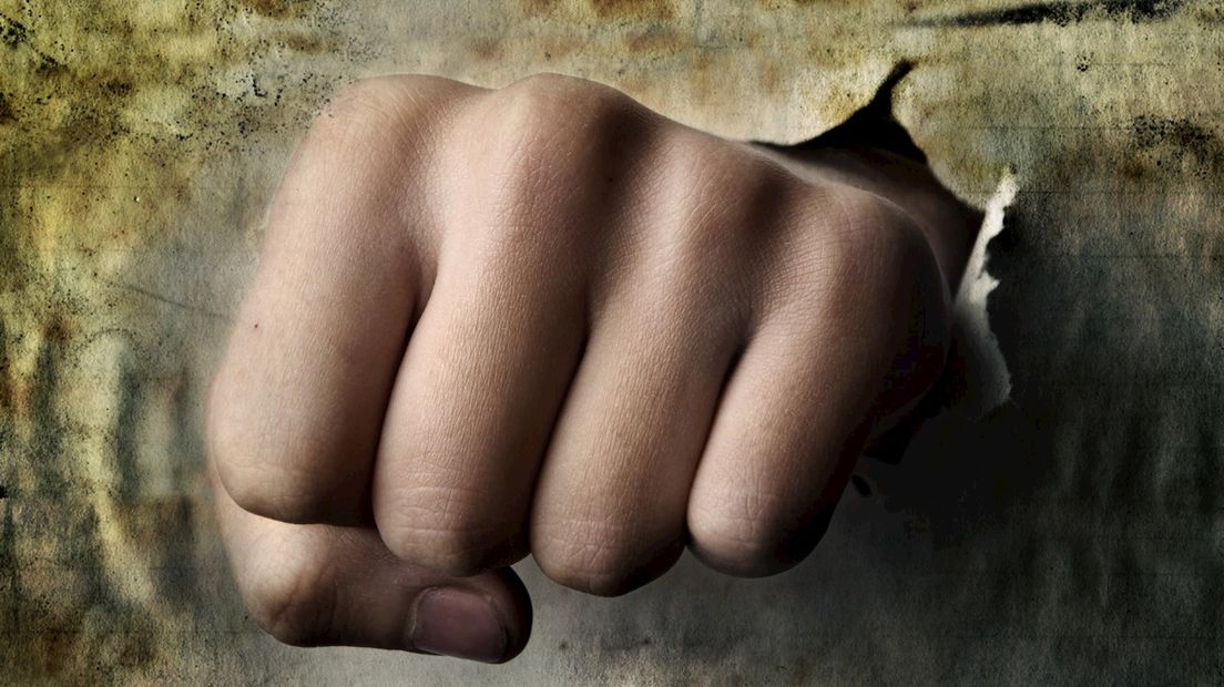 Mannen aangehouden vanwege mishandeling