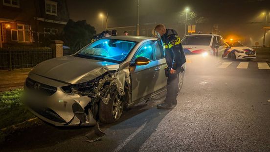 Fatbiker aangereden bij GelreDome • auto tegen trolleymast, bestuurder verdwenen. Fatbiker aangereden bij GelreDome • auto tegen trolleymast, bestuurder verdwenen.