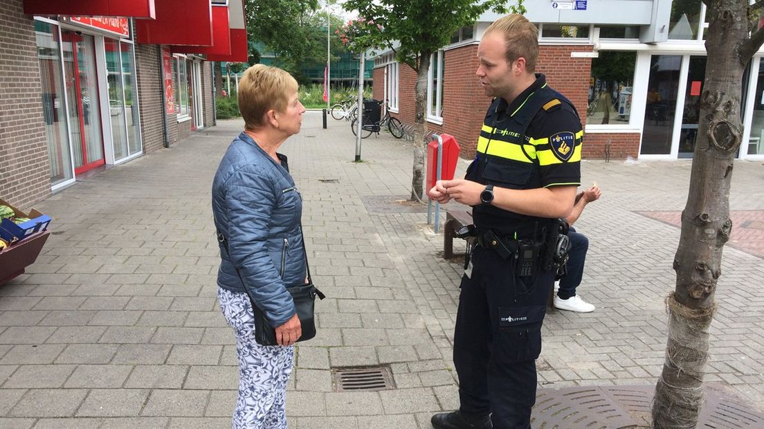 Politie Nieuwkoop praat met inwoners over inbraak