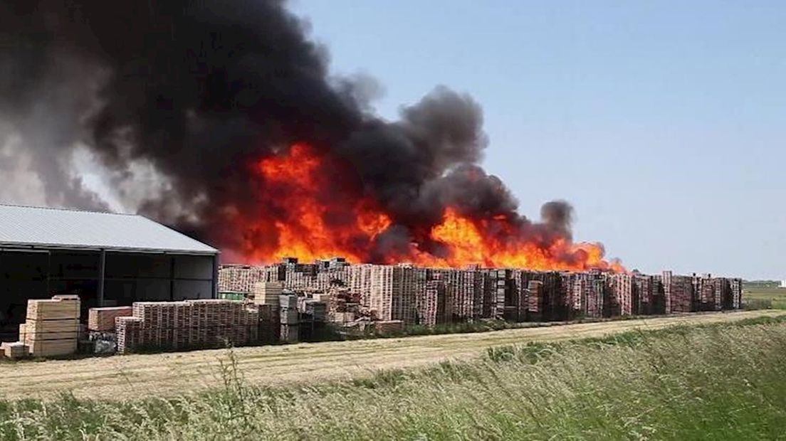 Grote brand bij Kloek Pallets