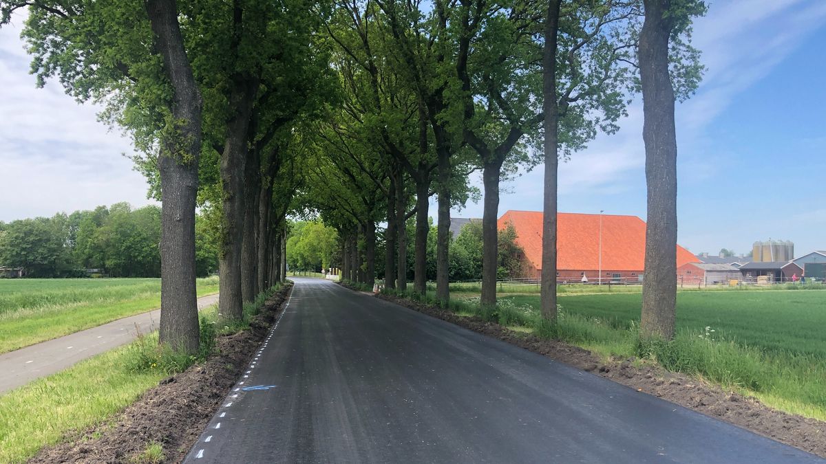 Uniek: tussen Siddeburen en Wagenborgen rij je over duurzaam bio-asfalt