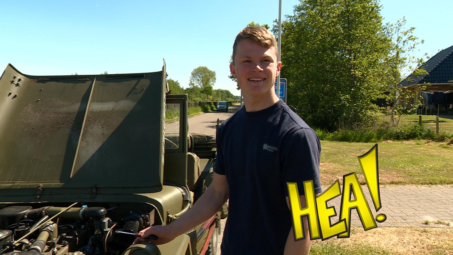 Lennon (20) rydt yn de legerauto fan syn pake: “Hy is der noch altyd in bytsje by”