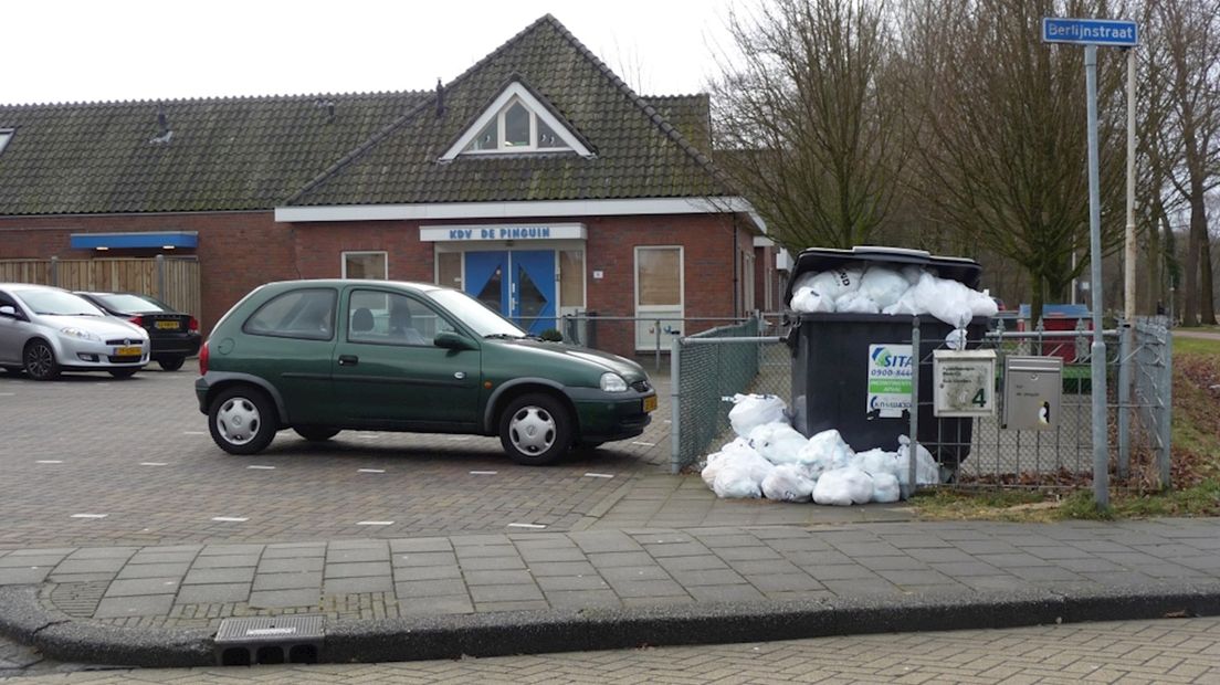 Luiercontainers bij kinderdagverblijven overvol