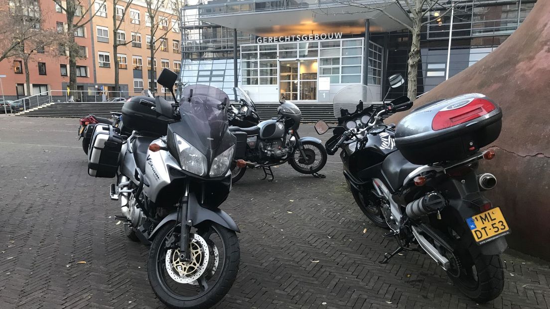 Motorrijders verzamelden zich eerder bij de rechtbank in Utrecht