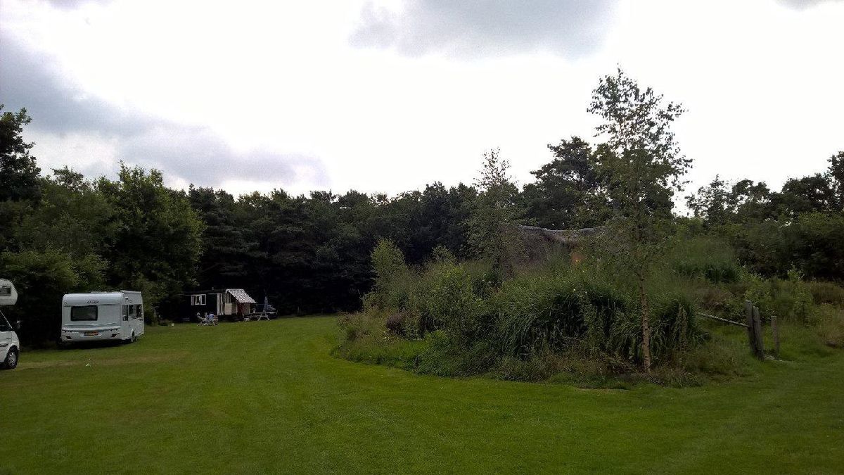 Vakantie in een verborgen huis onder de grond