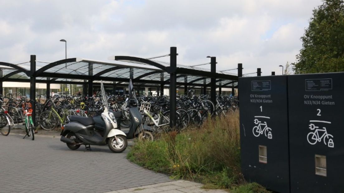 Er worden vaker fietsen gestolen bij het OV-knooppunt (Rechten: Van Oost Media)