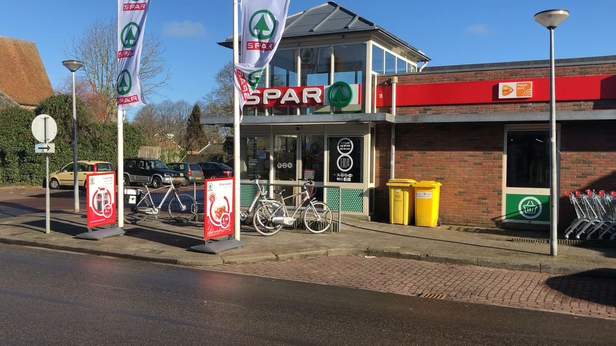 Spar Aduard blijft komende zondag dicht na dreiging met boete