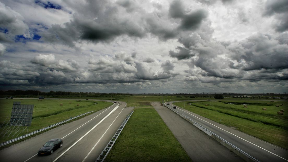 Snelweg A4 bij Midden Delfland