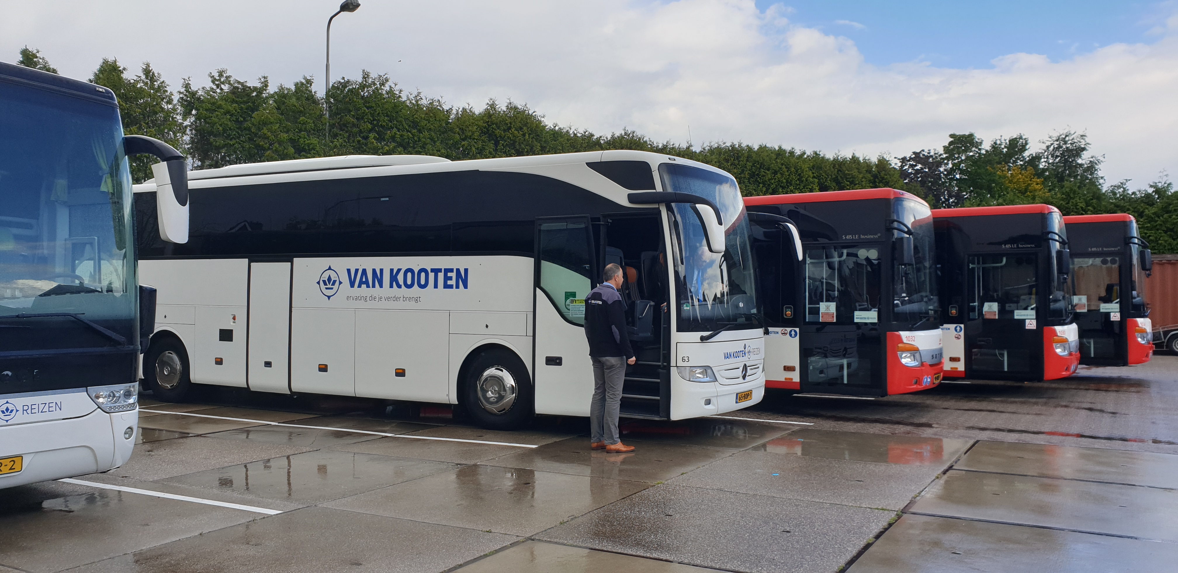 'Kaalslag Touringcarbedrijven Zonder Versoepeling Coronamaatregelen' - Omroep Gelderland