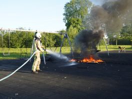 Brand in rubberen tegels bij speelplaats Schoonebeek