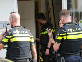 Man, vrouw en twee kinderen overvallen oudere vrouw thuis in Bomenbuurt