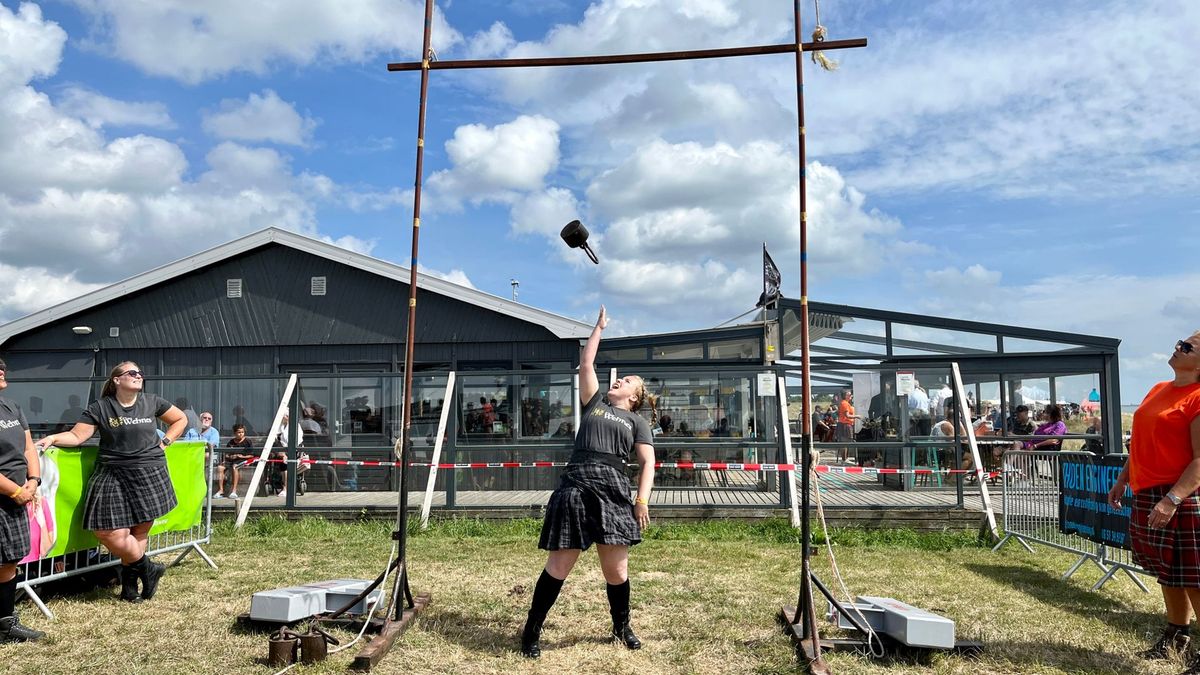 Spierbundels, oerkreten en gezelligheid bij vijfde editie HighlandGames by the Sea in Baarland