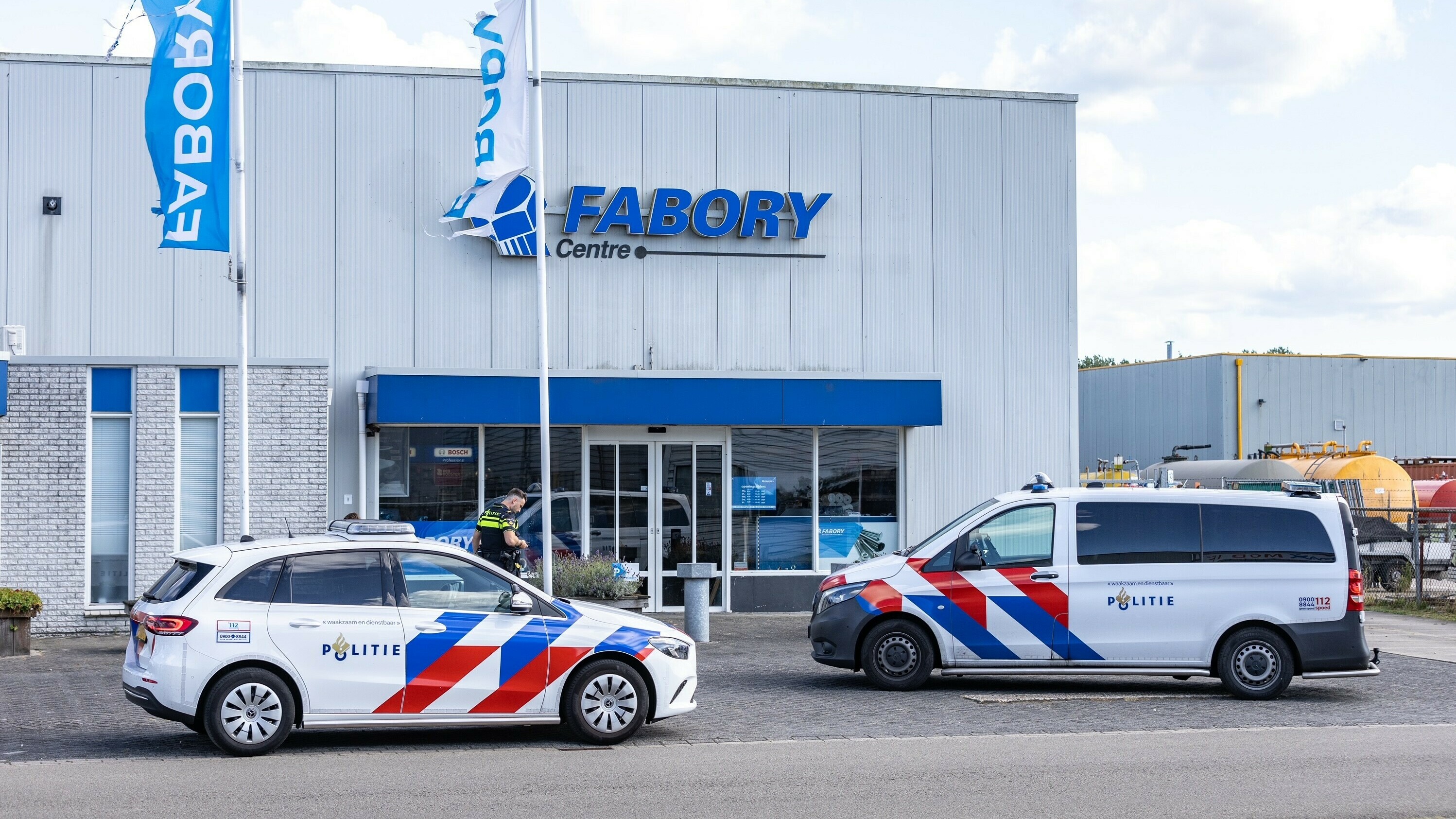 112-nieuws 7 augustus: Politie zoekt overvaller in Heerenveen | Twee keer brandstichting in bos