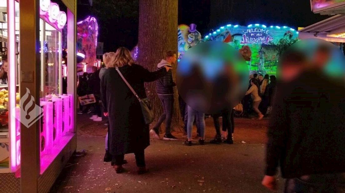 De actie op de kermis in Enschede met loverboys- en girls