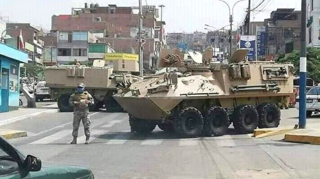 Het leger patrouilleert scherp in Lima