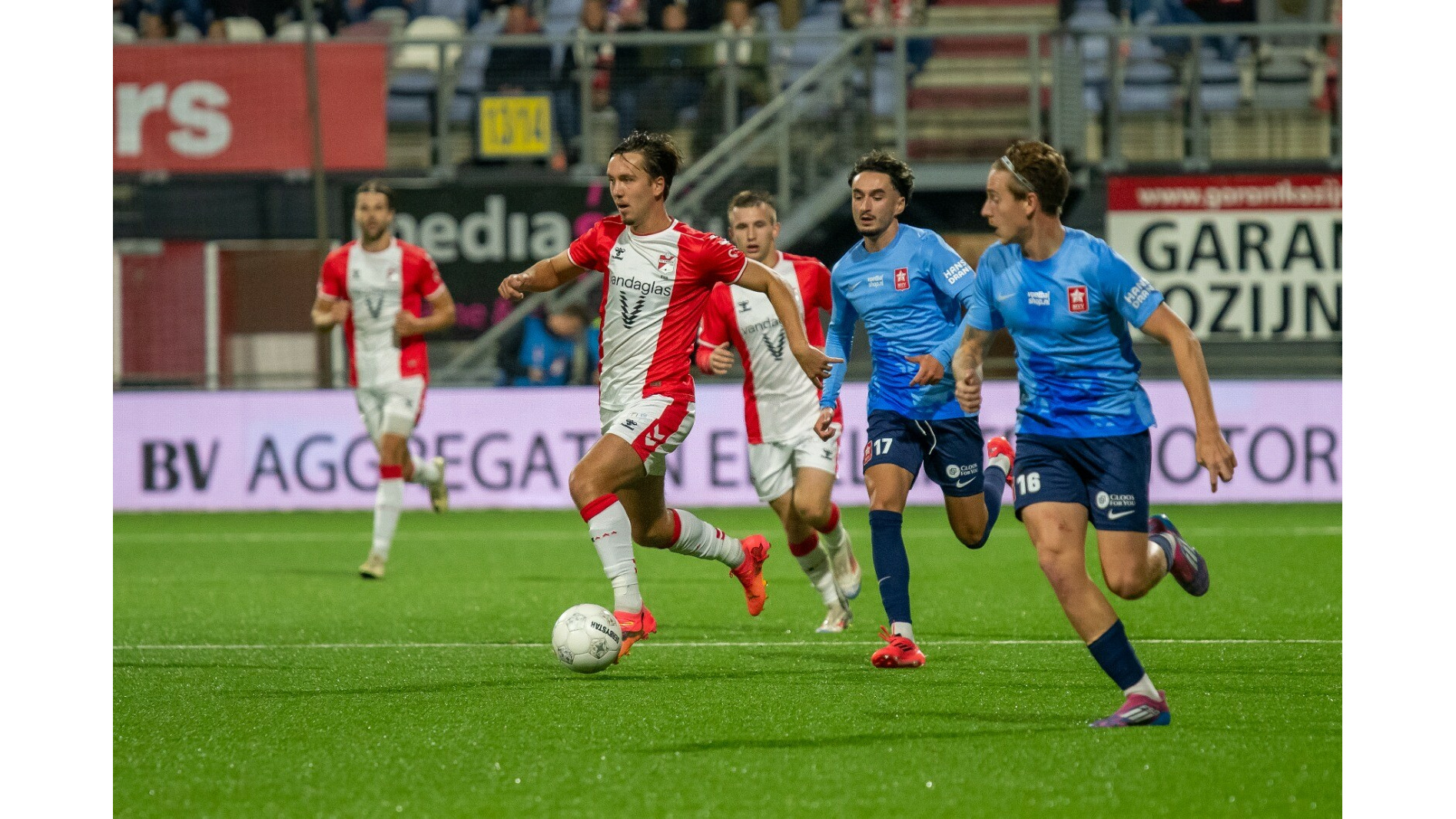 Stapsgewijs Baant Tevreden FC Emmen Zich Een Weg Omhoog: 'We Groeien ...