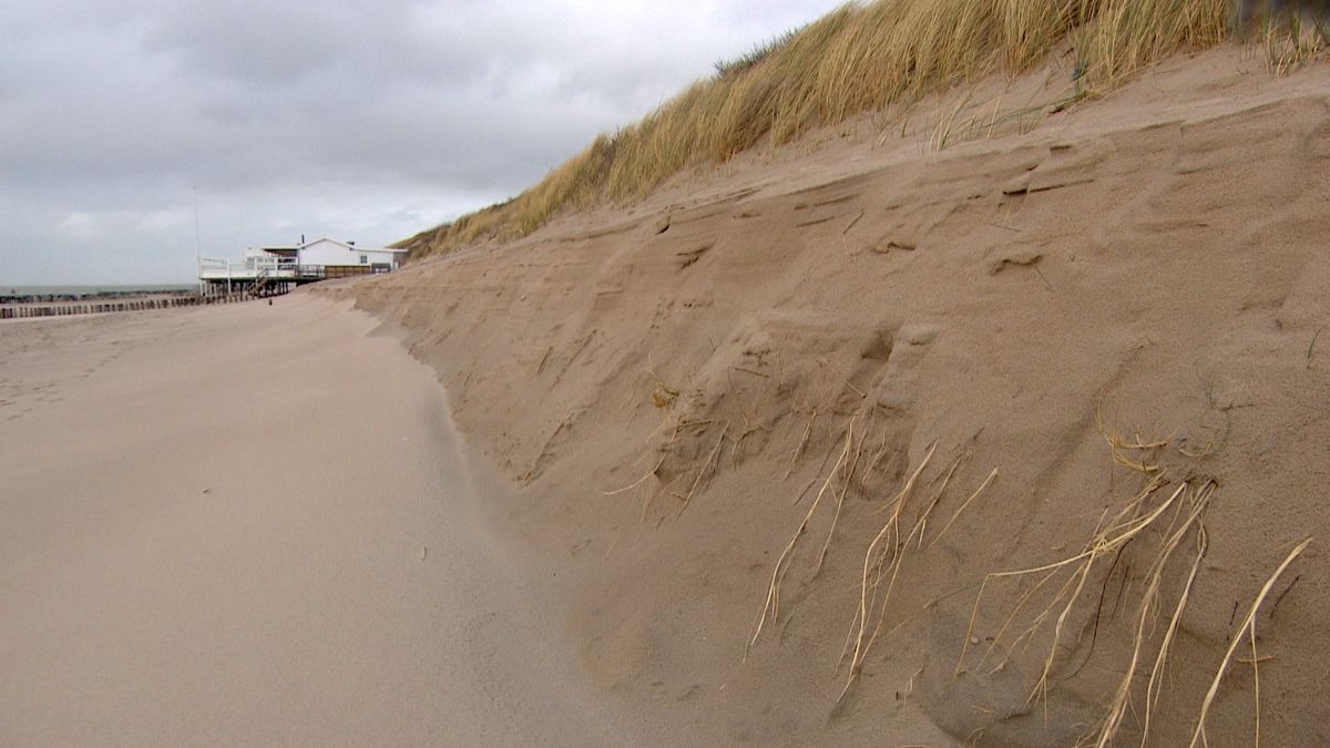 Strandpaviljoenhouders: Stranden moeten voor het toeristenseizoen zijn hersteld