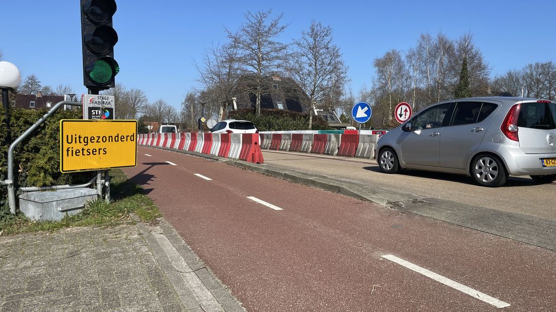 Eind dit jaar moet er een nieuwe brug over de Oostermoerse Vaart in De Groeve liggen.