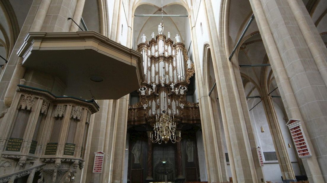 interieur van de Bovenkerk aan de Koornmarkt in Kampen