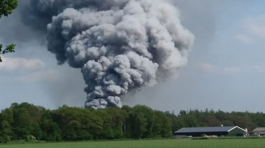 Brand bij het pluimveebedrijf van kippenboer Huisman in Dalfsen