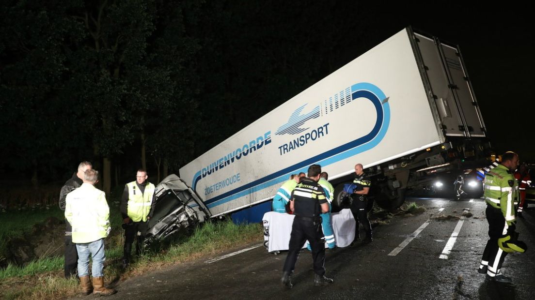 De bestuurder verloor de macht over het stuur.