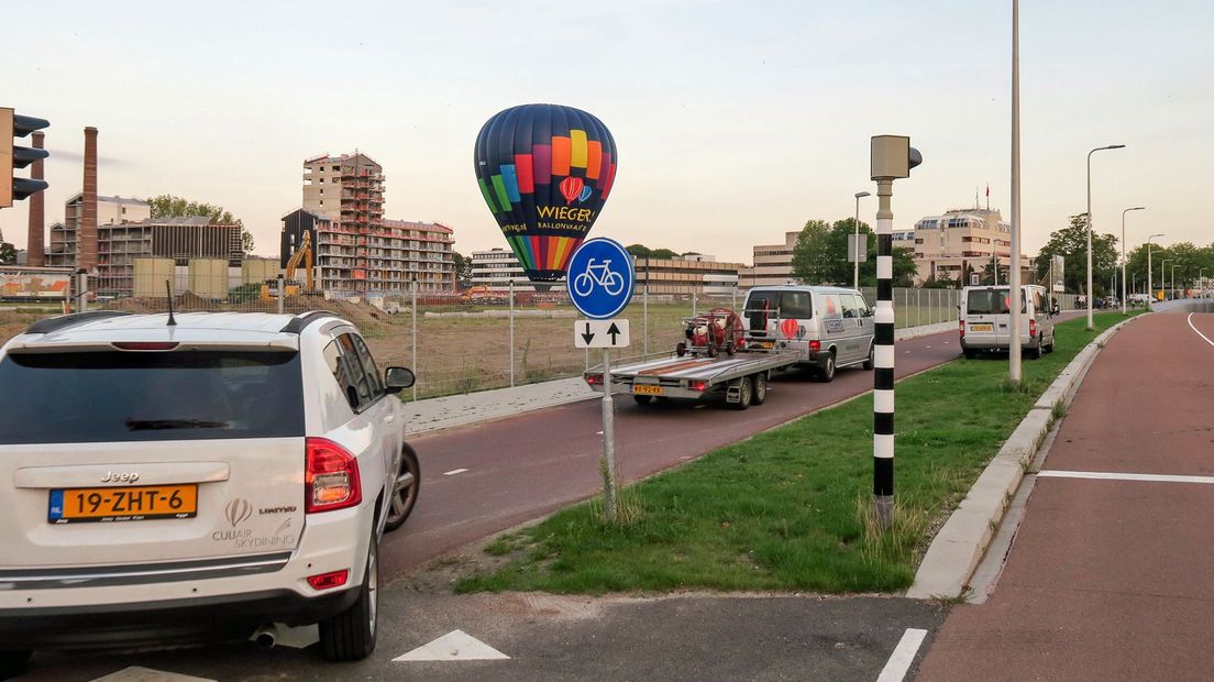 Volgploeg op weg naar luchtballon in Utrecht