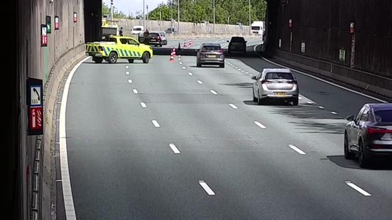 Ongeluk met twee auto's zorgt voor uur vertraging in spits bij Noordtunnel