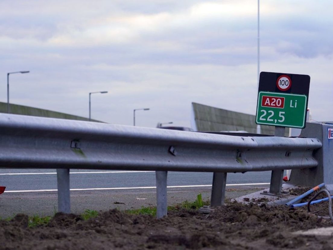De politie wist de brokkenpiloot op de A20 bij Overschie te 'boxen'