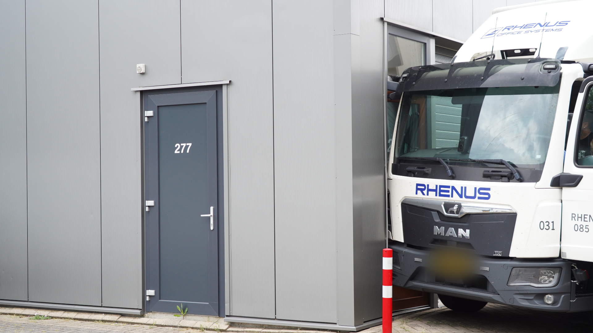 Vrachtwagenchauffeur opgepakt voor rijden onder invloed | Slachtoffer meerdere keren op straat gestoken
