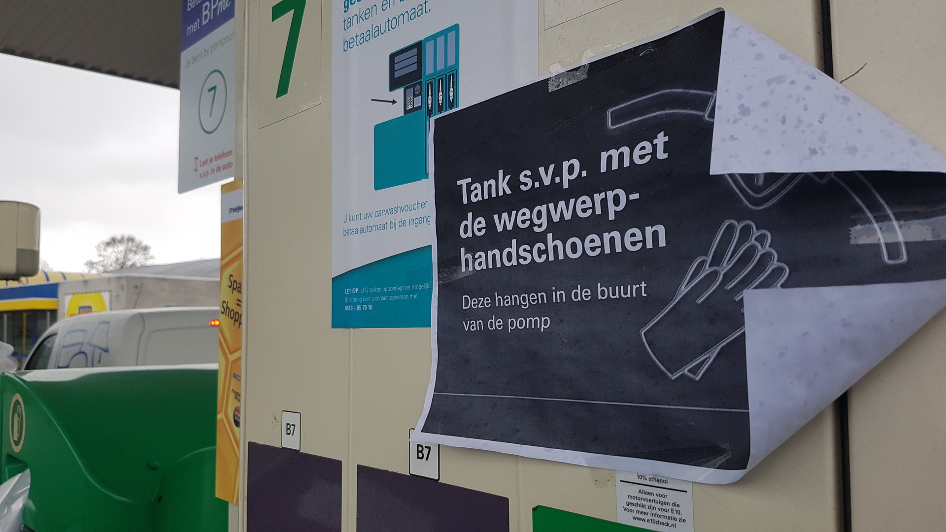 Een tankstations in Joure heeft maatregelen genomen tegen het coronavirus