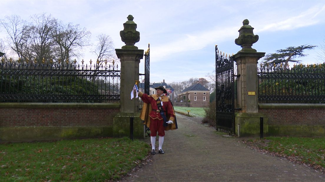 René is omroeper in Hof van Twente en Almelo.