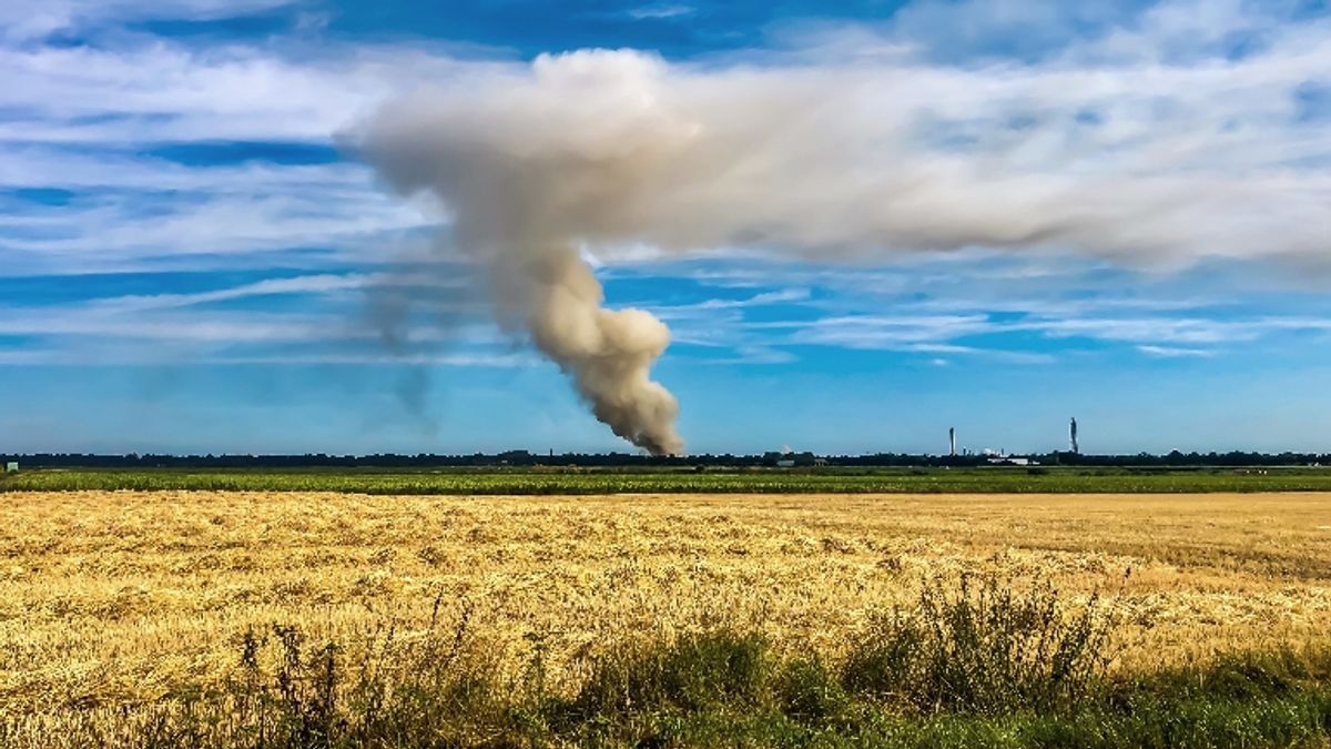 Nablussen brand recyclingbedrijf Nieuw-Dordrecht kan nog dagen duren