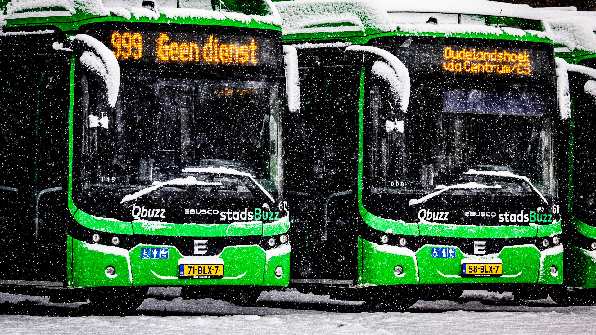 De bussen staan in de remise en komen daar vandaag niet meer uit.