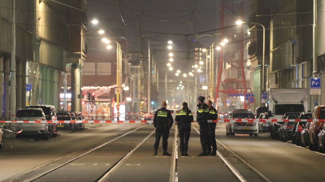 Vanwege de schietpartij werd een deel van de Hobbemastraat afgesloten 