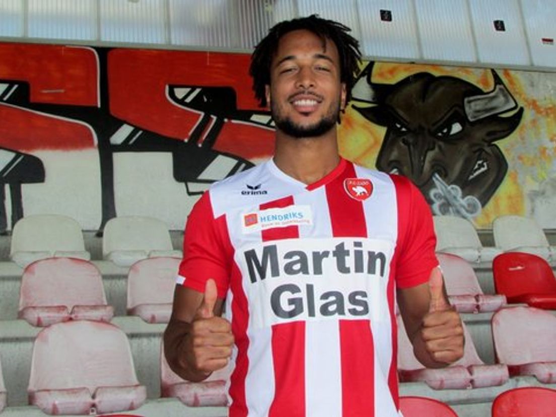 Joël Thomas in het shirt van FC Oss