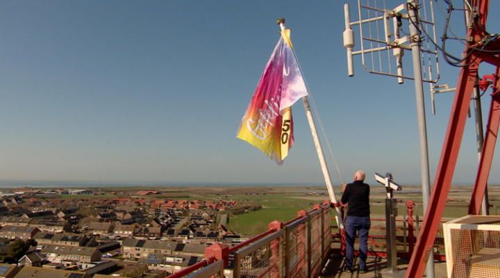 In Westkapelle Kan Je De Vlag Laten Uithangen Voor Een Jarige - Omroep ...