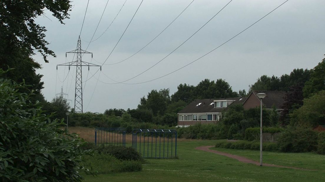 Hoogspanningskabels bij de Brink in Raalte