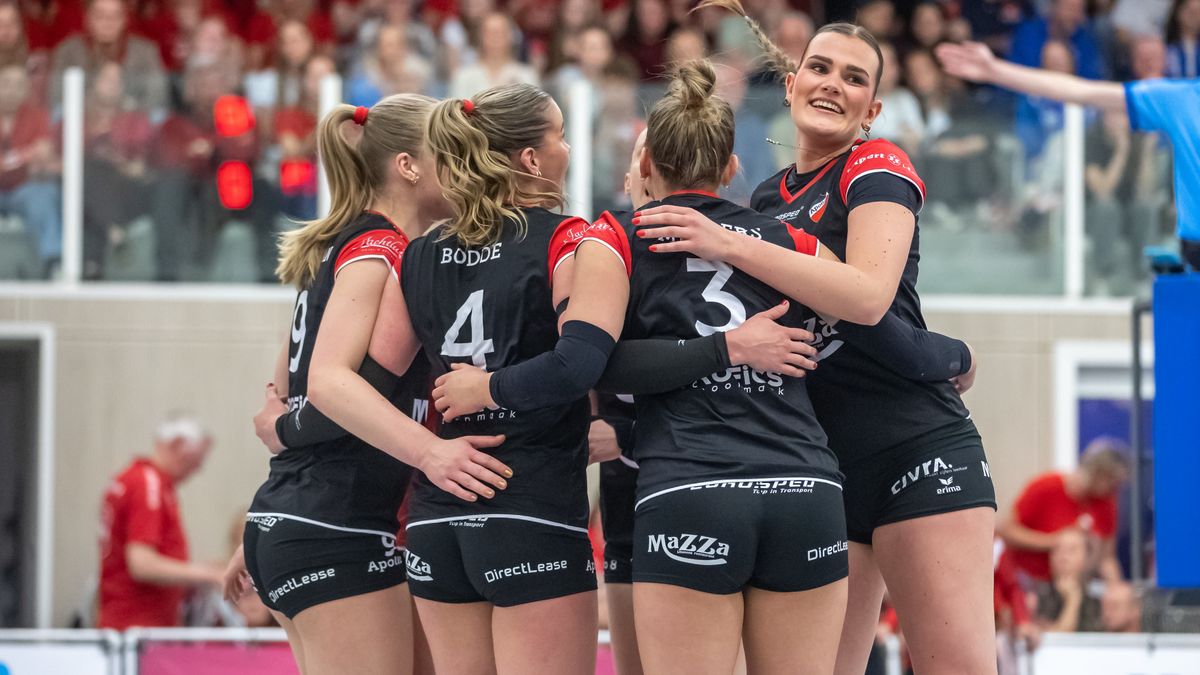 Volleybalsters Apollo 8 grijpen eerste landstitel door knappe zege in Sliedrecht