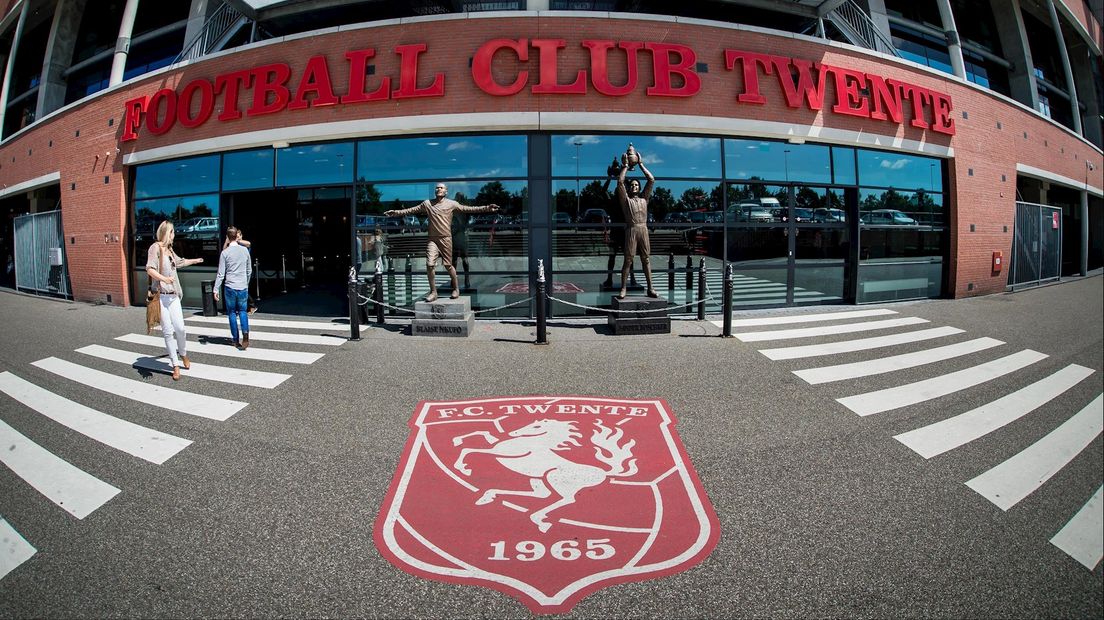 Puntenaftrek voor FC Twente is geen verrassing voor Läslo Hut van Twente Verenigt