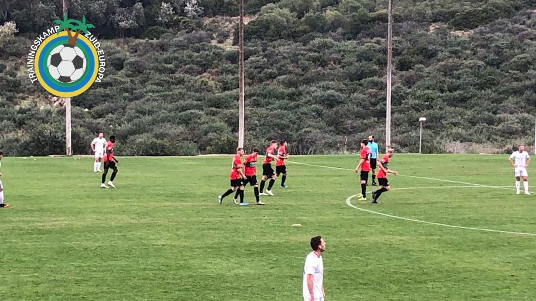 NEC heeft zondag twee oefenwedstrijden gewonnen. De basis versloeg Lincoln Red Imps uit Gibraltar en de reserves wonnen van derde divisionist VVSB.