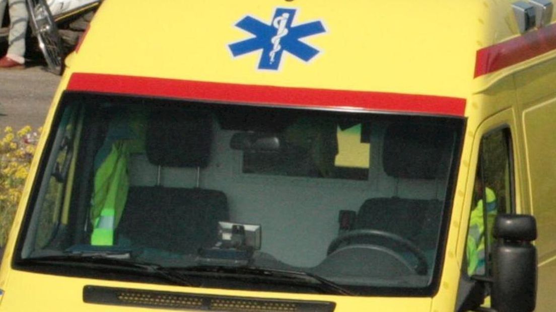 Ambulance bracht gewonden naar ziekenhuis in Enschede