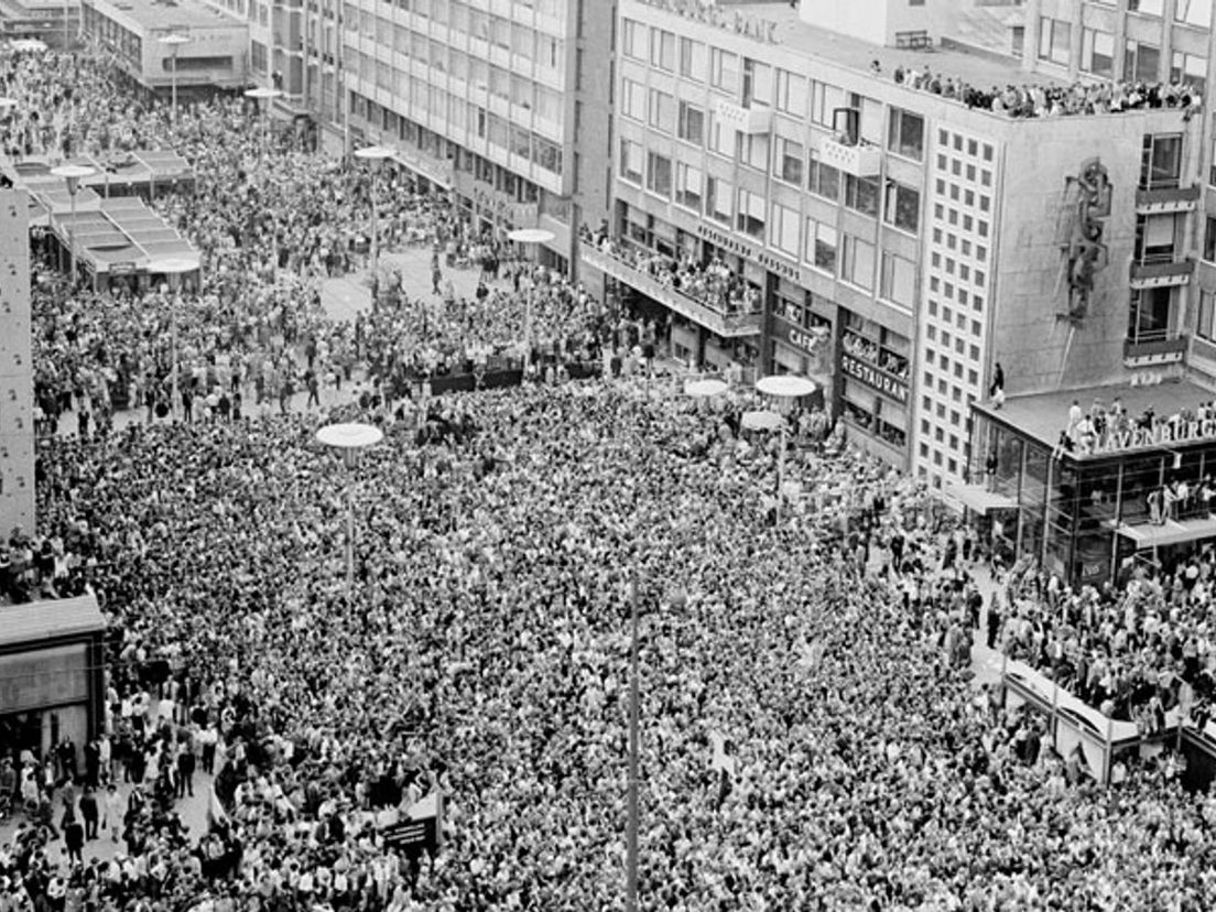 De Coolsingel bij de huldiging die Joop van Daele bedoelt | Foto: