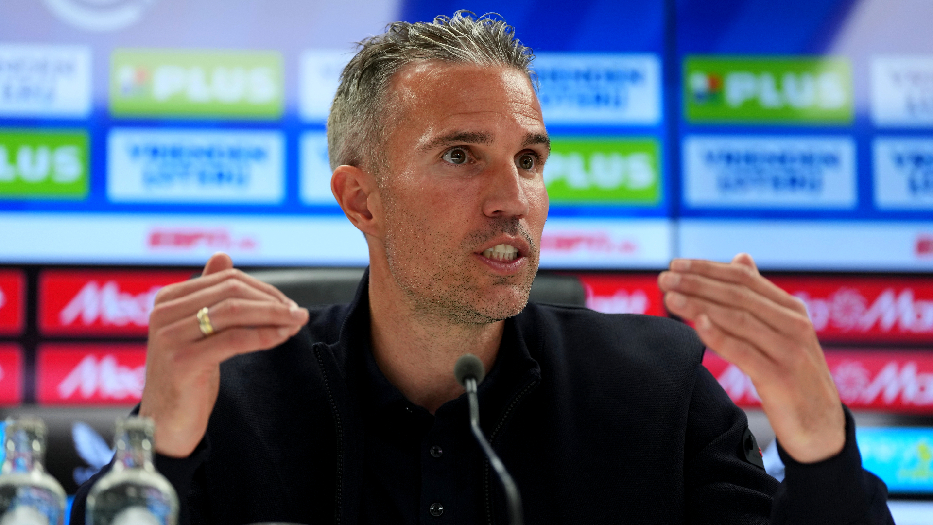 Robin van Persie op de persconferentie na afloop van Feyenoord-AZ