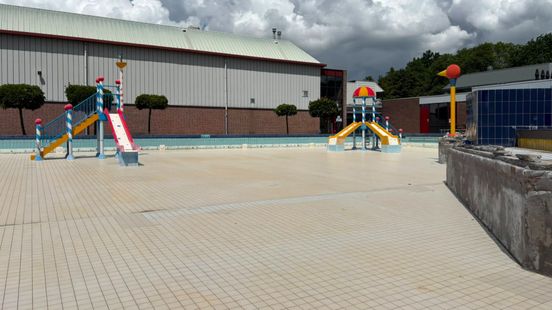 Te veel schade aan buitenzwembad, blijft hele zomer dicht Home